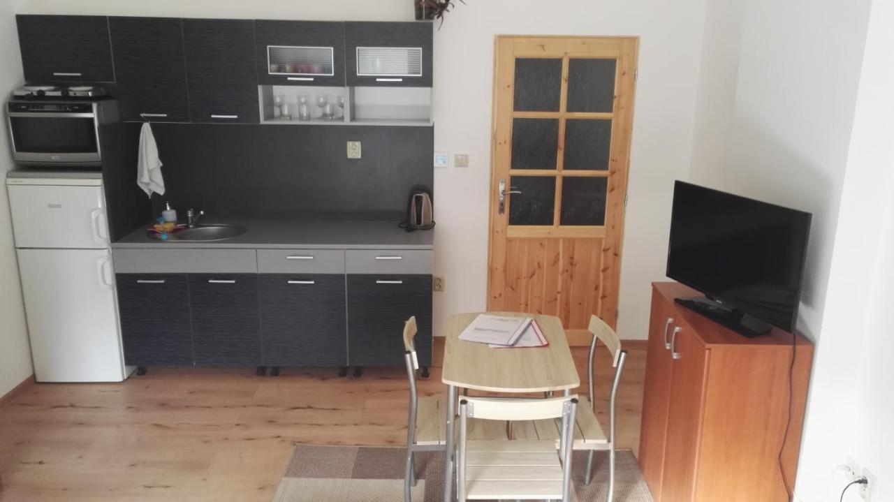Ubytování v soukromí Opolany u Poděbrad Exterior foto