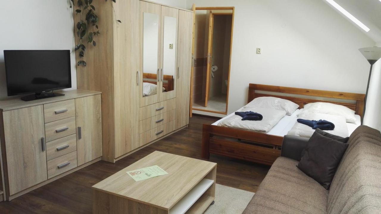 Ubytování v soukromí Opolany u Poděbrad Exterior foto